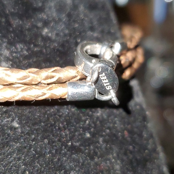 Leather wrap around bracelet - Picture 2 of 3